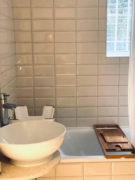 Beautiful 2 Bed/ 2 Bath Notting Hill Garden Flat Apartment London Bagian luar foto